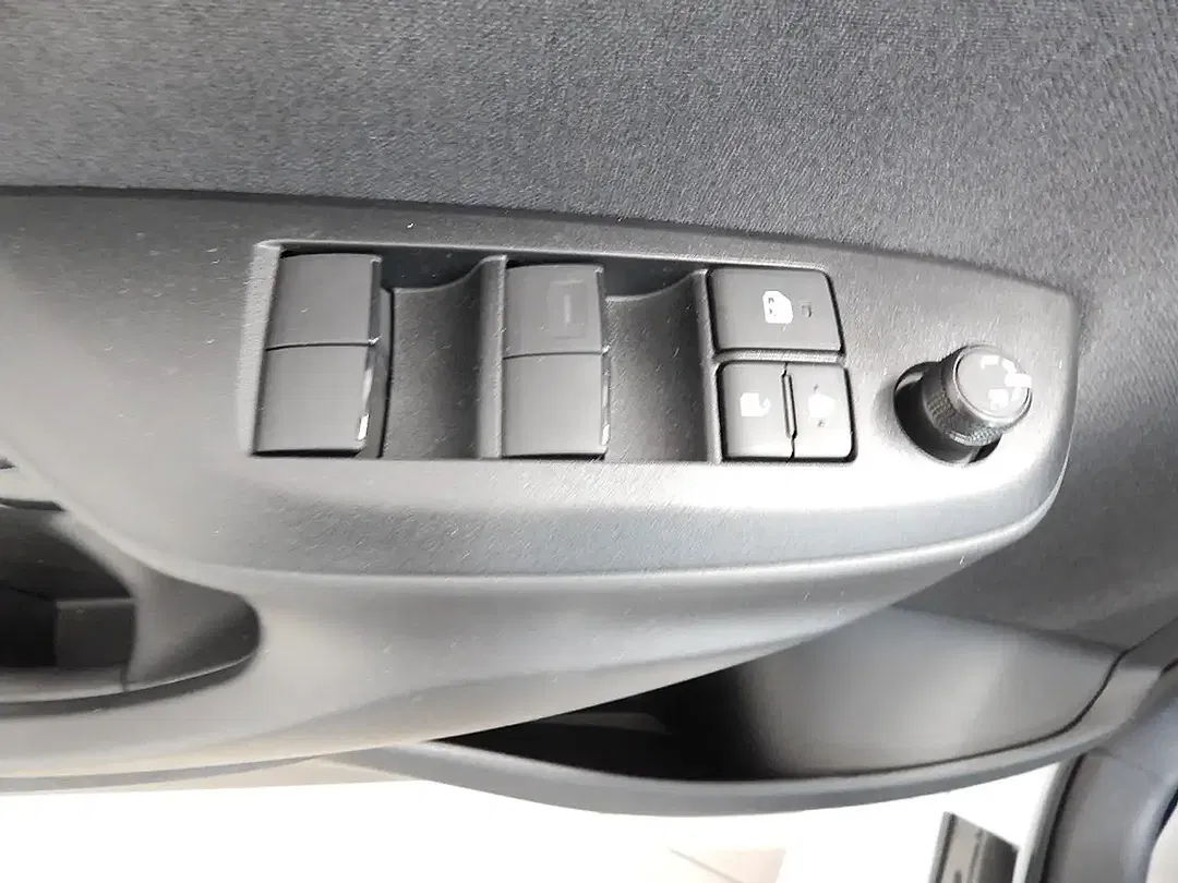 Mazda 2 - Thumbnail 12