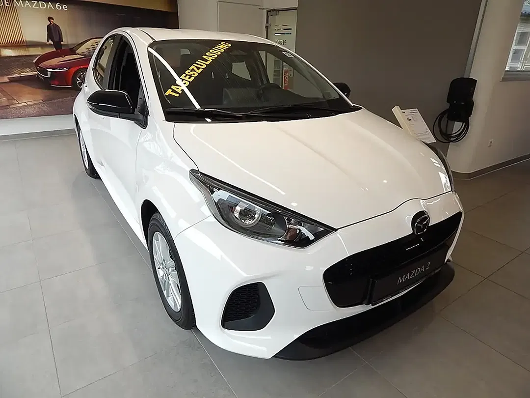 Mazda 2 - Thumbnail 3