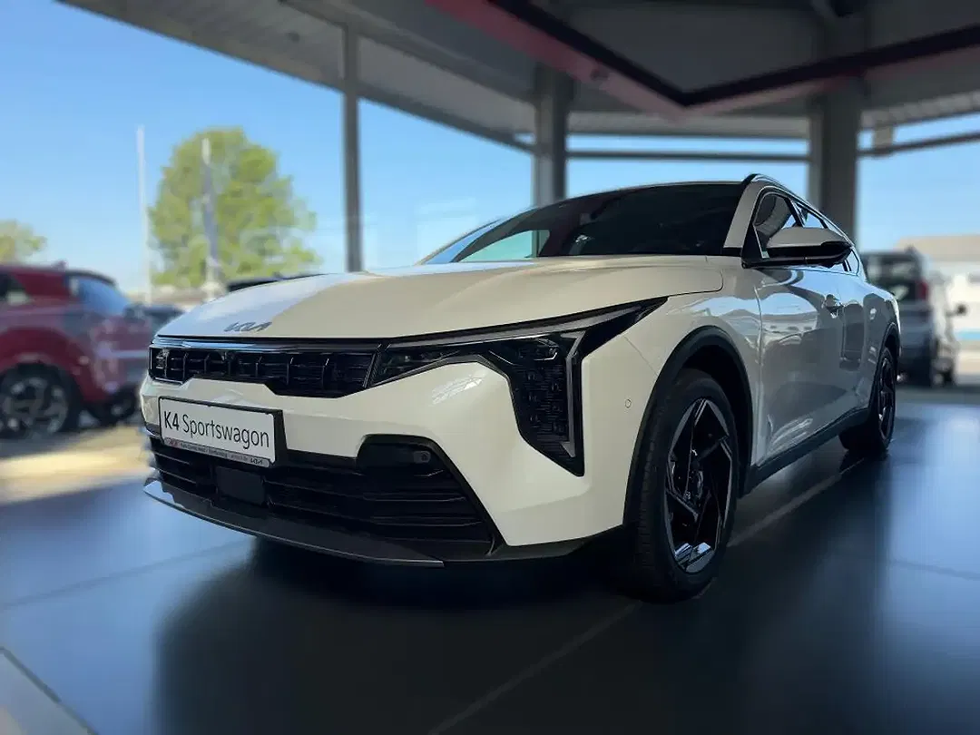 Kia K4 - Thumbnail 1