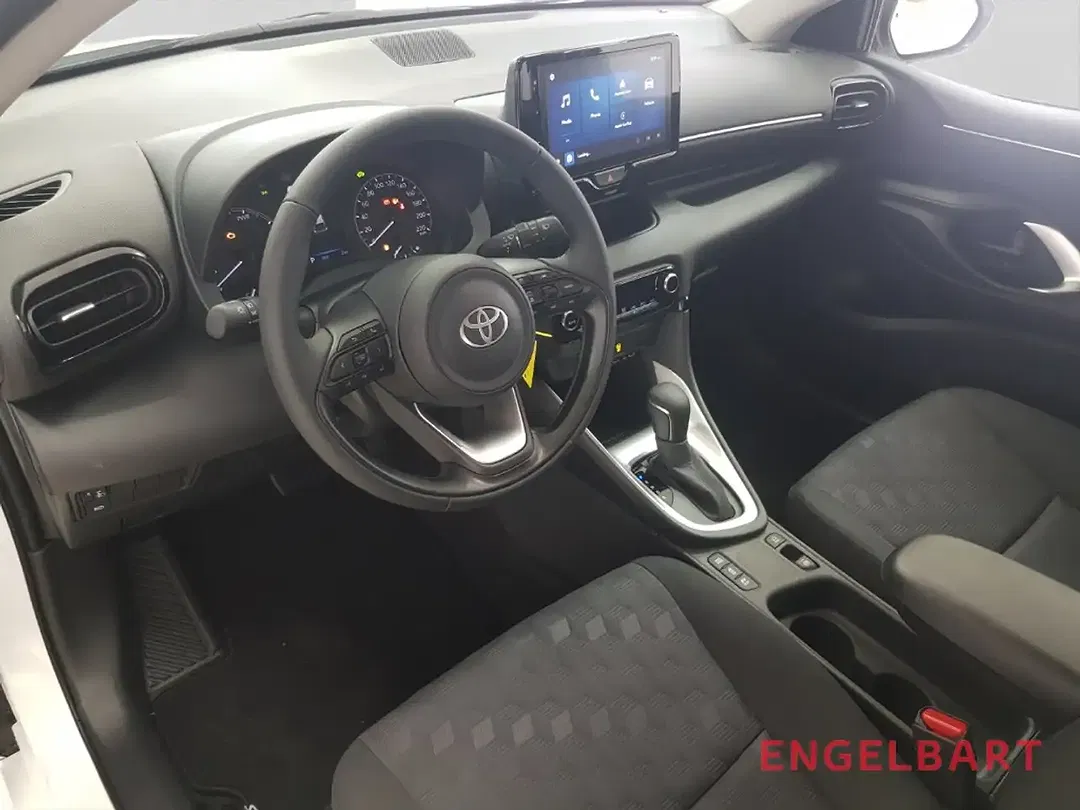 Toyota Yaris - Thumbnail 6