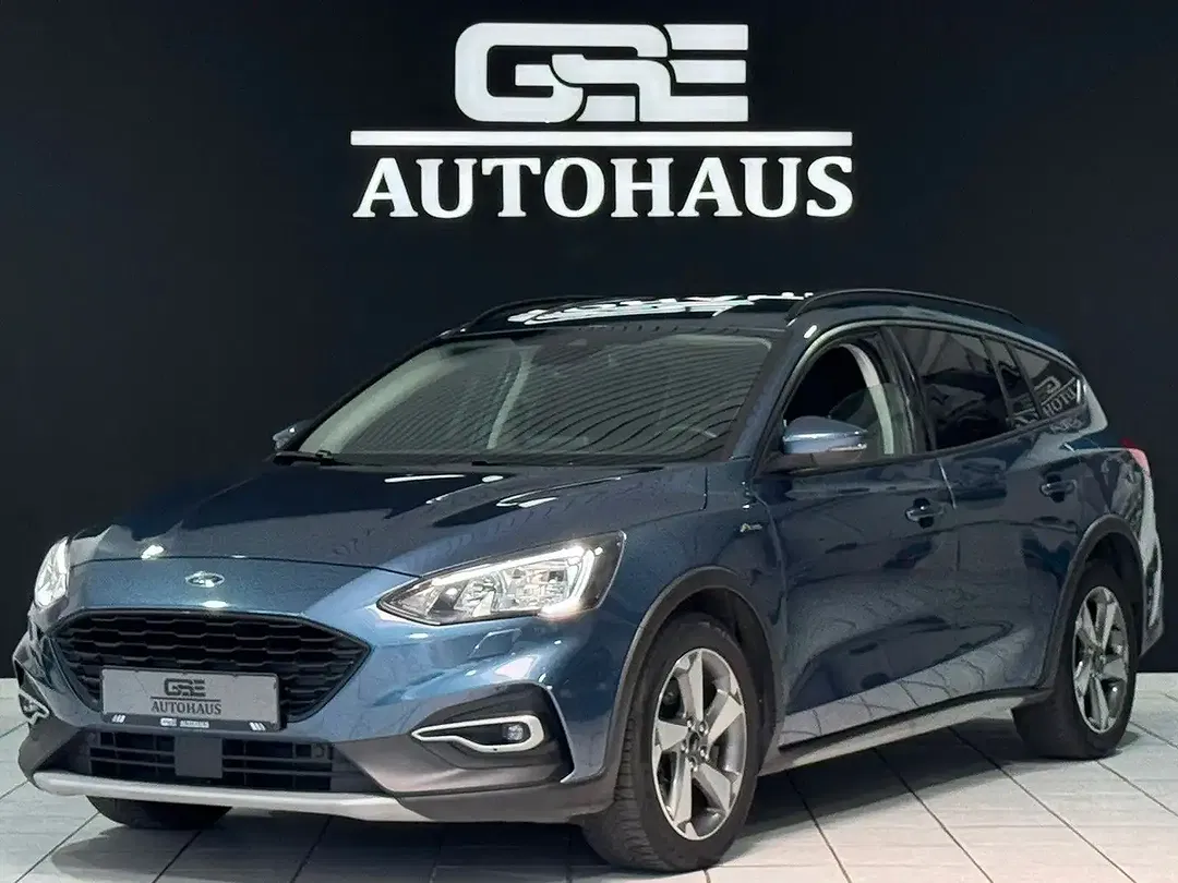 Ford Focus - Thumbnail 3