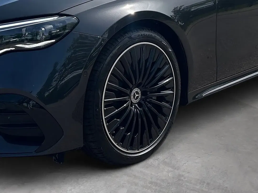 Mercedes-Benz E 200 - Thumbnail 10