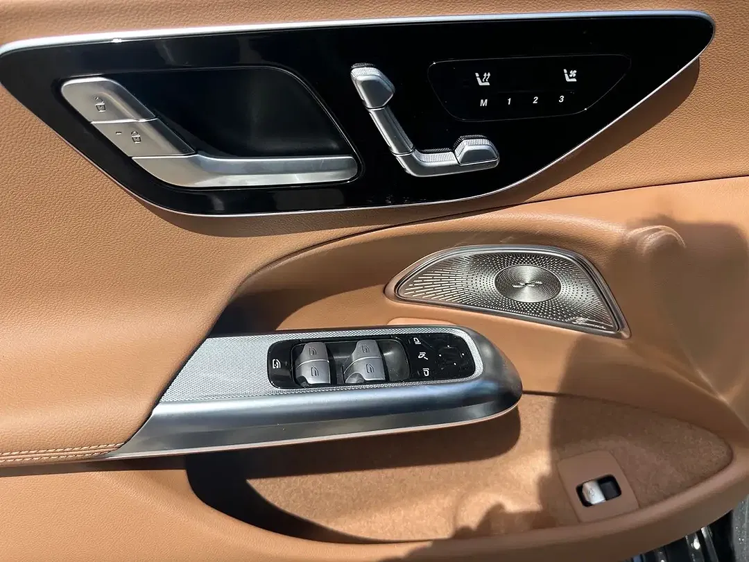 Mercedes-Benz E 200 - Thumbnail 17