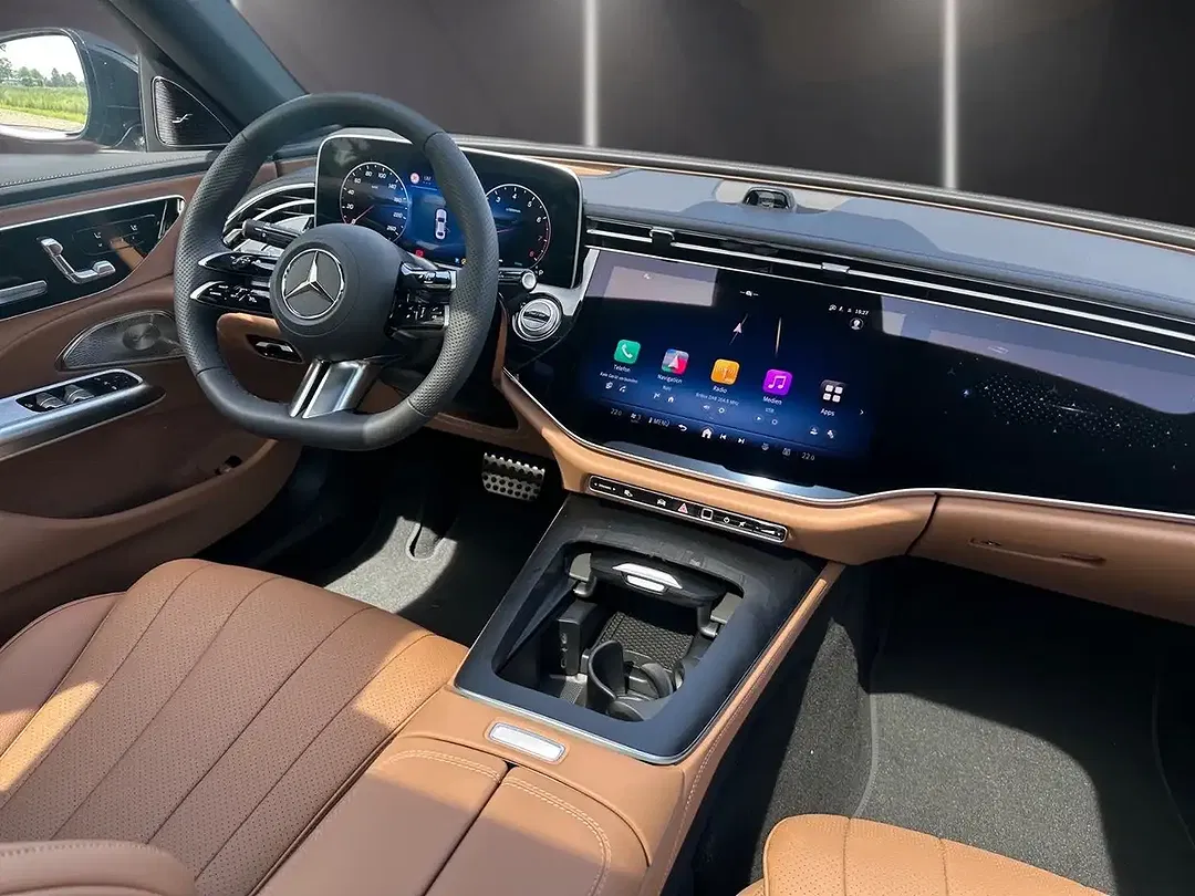 Mercedes-Benz E 200 - Thumbnail 24