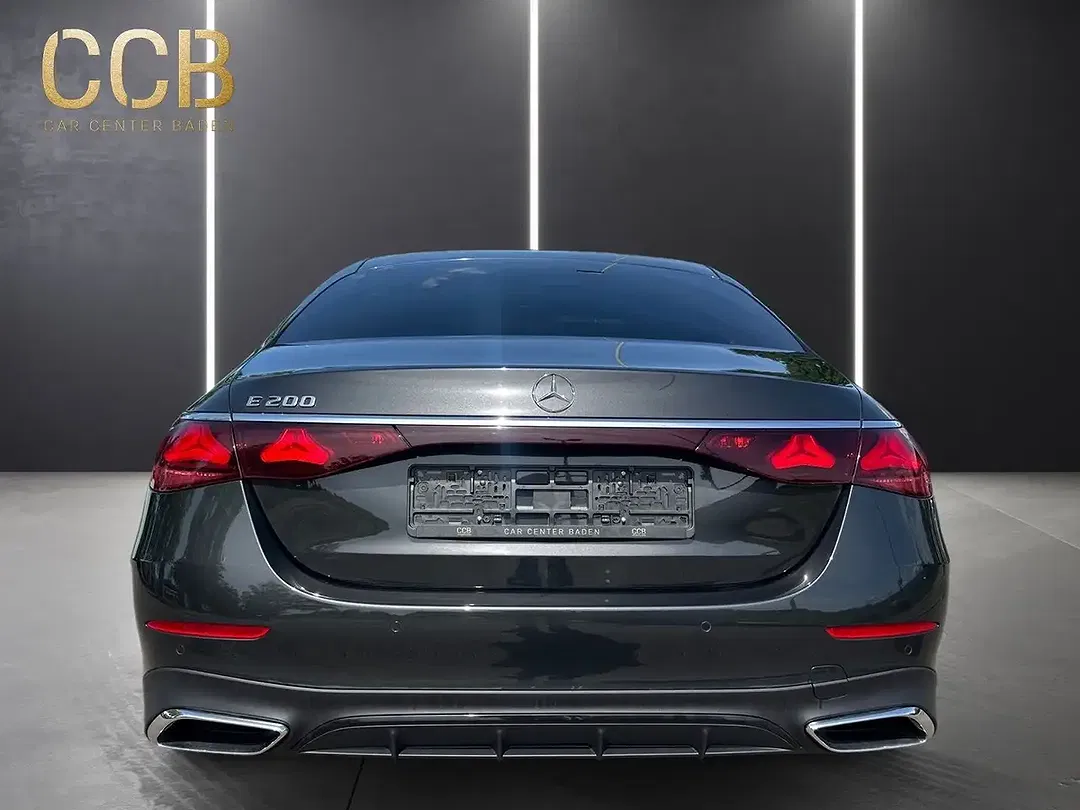 Mercedes-Benz E 200 - Thumbnail 6