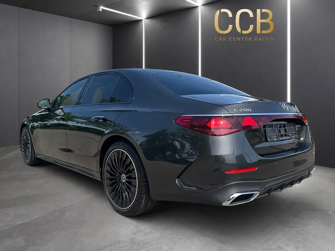 Mercedes-Benz E 200 - Thumbnail 7