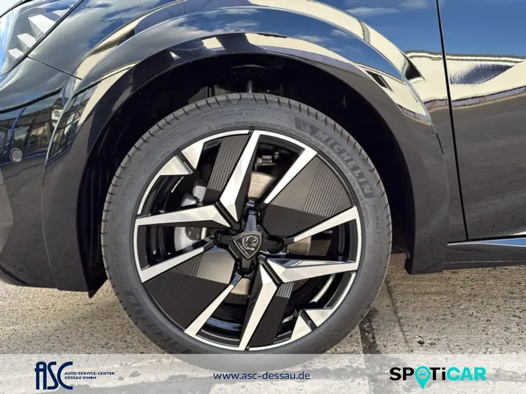 Peugeot 208 - Thumbnail 13