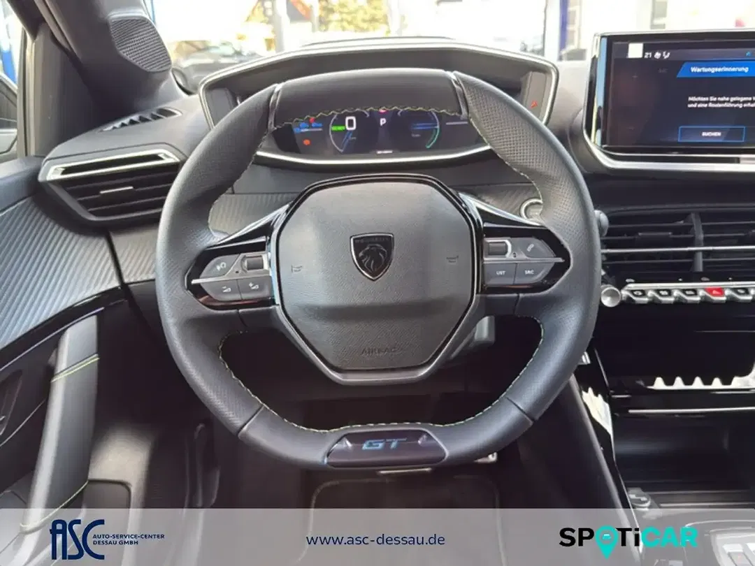 Peugeot 208 - Thumbnail 9