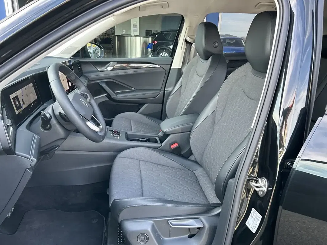 Volkswagen Tiguan - Thumbnail 10