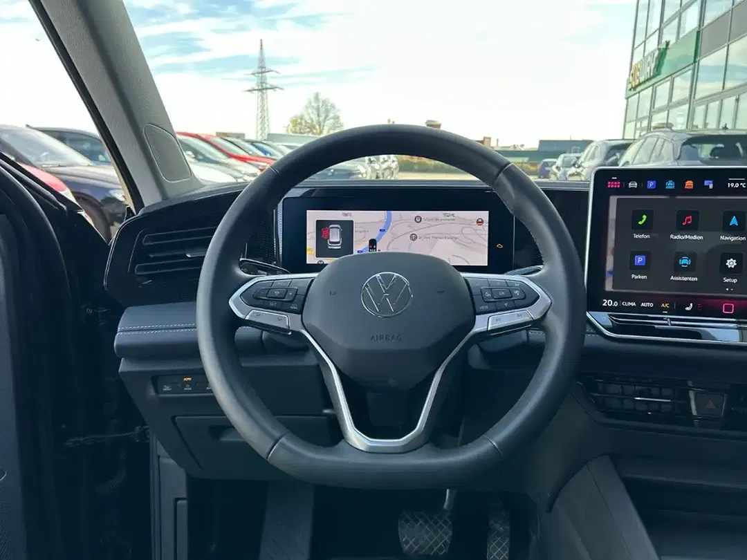 Volkswagen Tiguan - Thumbnail 12
