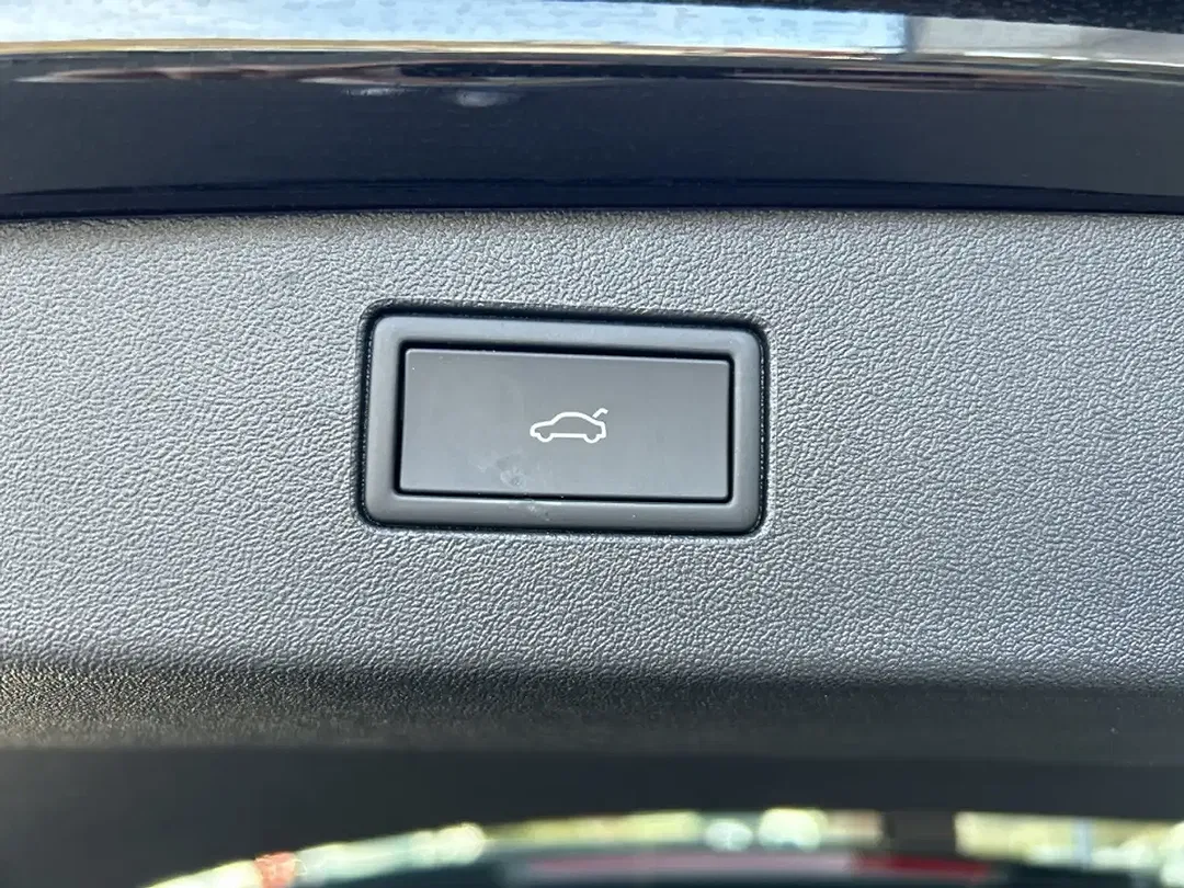Volkswagen Tiguan - Thumbnail 18