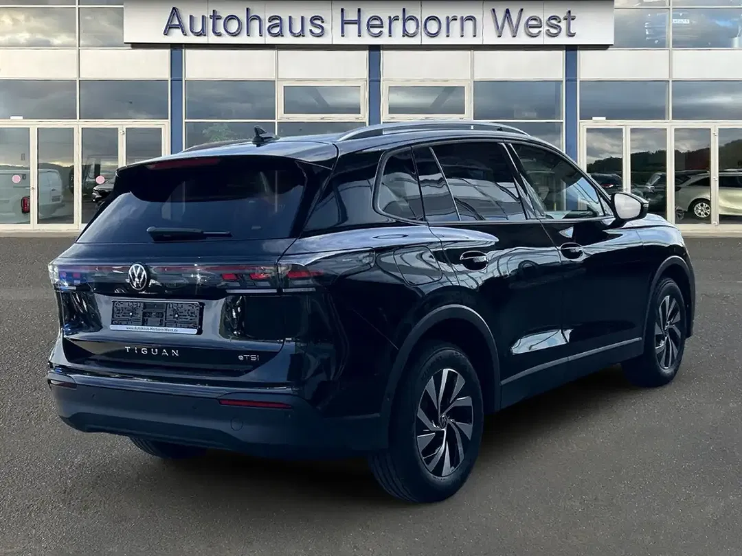 Volkswagen Tiguan - Thumbnail 3