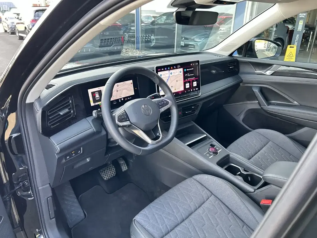 Volkswagen Tiguan - Thumbnail 9