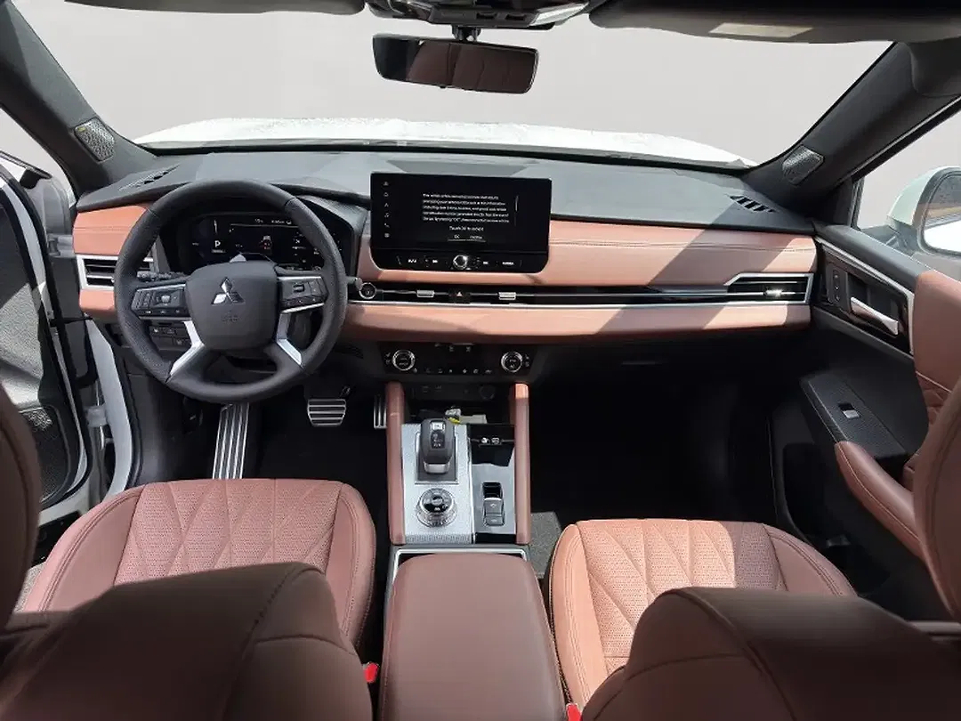 Mitsubishi Outlander - Thumbnail 14