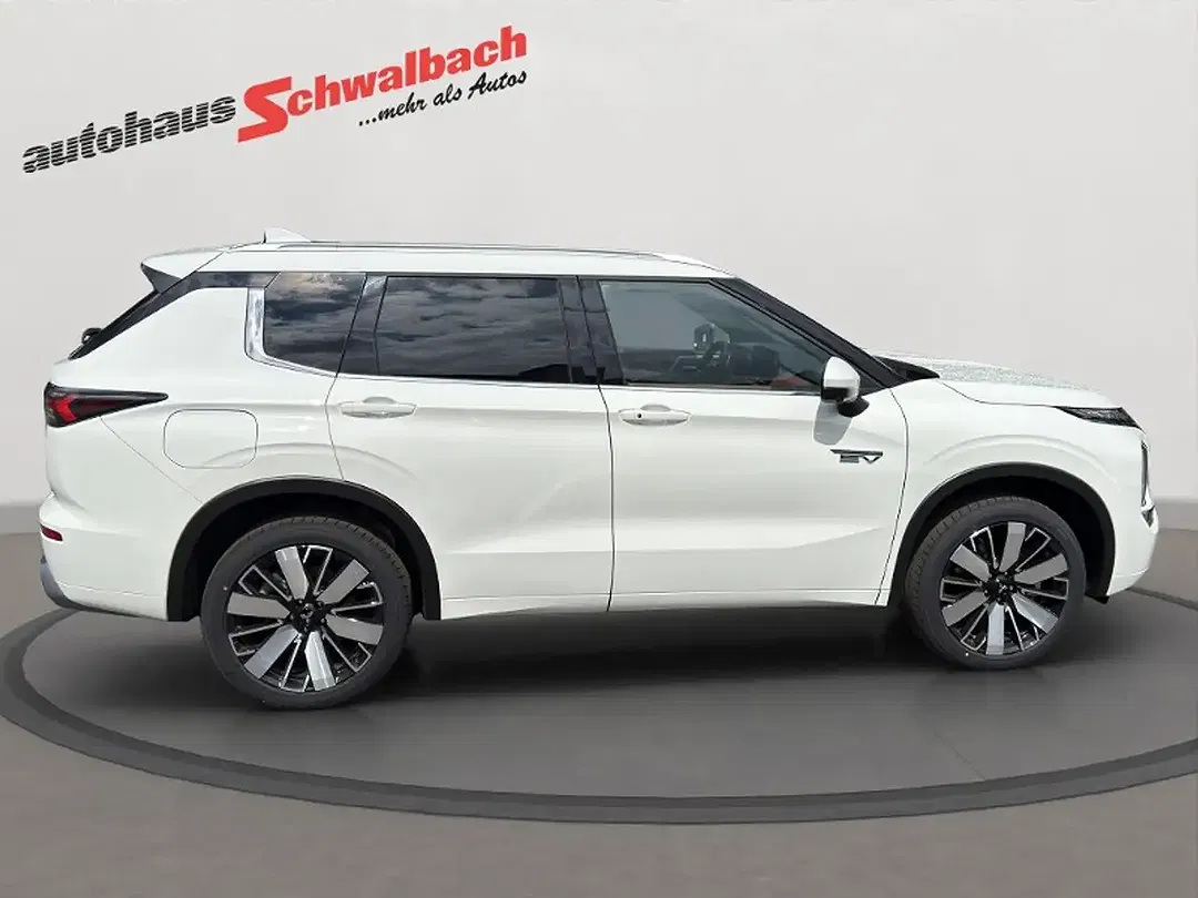 Mitsubishi Outlander - Thumbnail 7