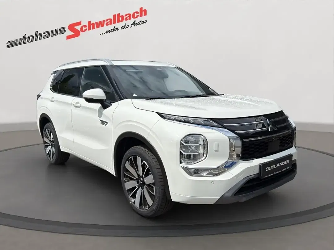 Mitsubishi Outlander - Thumbnail 8