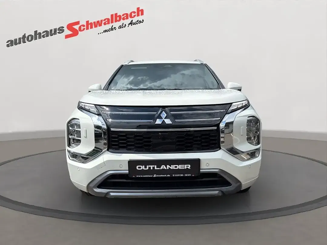 Mitsubishi Outlander - Thumbnail 9