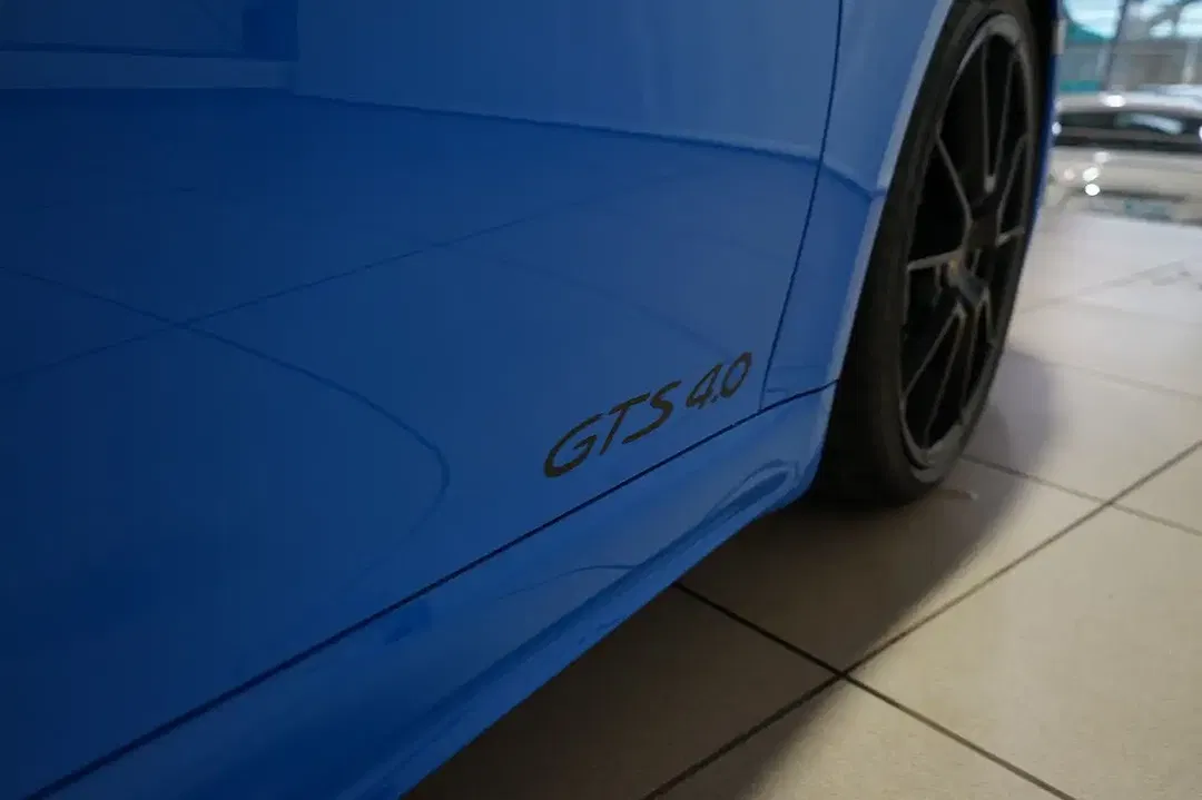 Porsche Cayman - Thumbnail 10