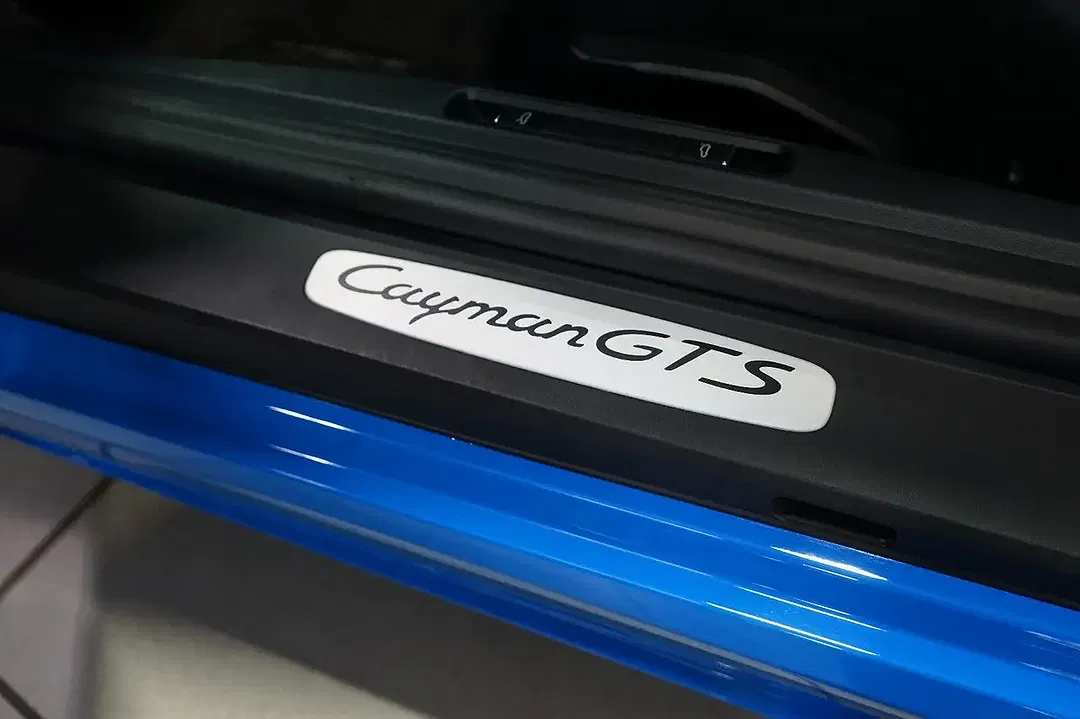 Porsche Cayman - Thumbnail 11