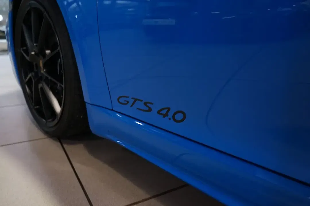 Porsche Cayman - Thumbnail 9