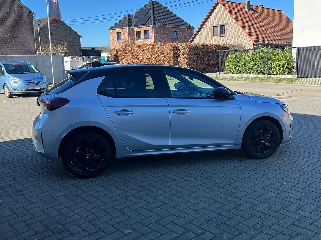 Opel Corsa - Thumbnail 3