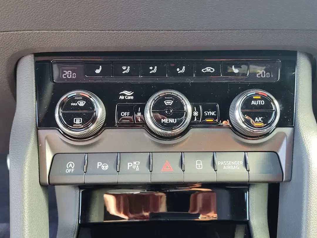Skoda Karoq - Thumbnail 10