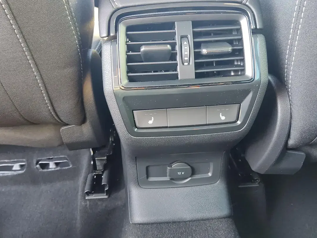 Skoda Karoq - Thumbnail 9