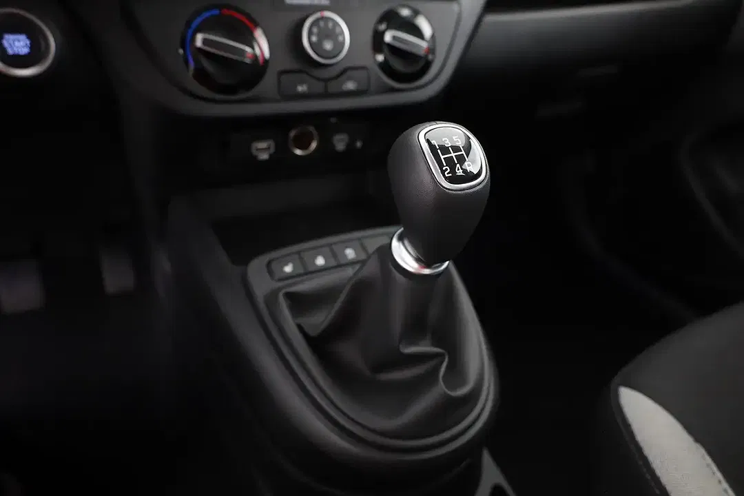 Hyundai i10 - Thumbnail 14