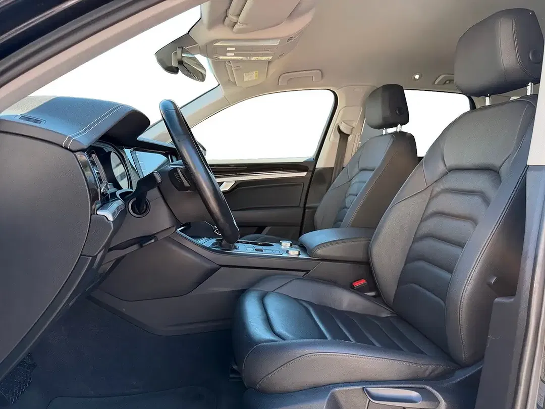 Volkswagen Touareg - Thumbnail 11