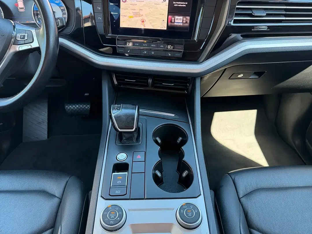 Volkswagen Touareg - Thumbnail 13