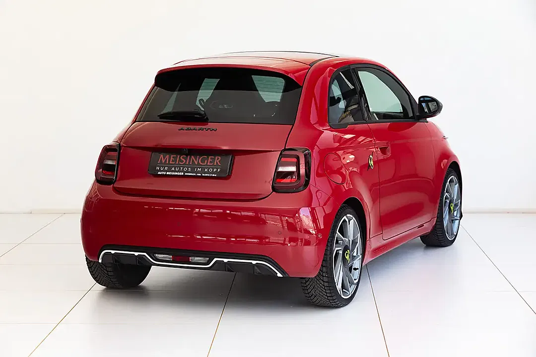 Abarth 500e - Thumbnail 2