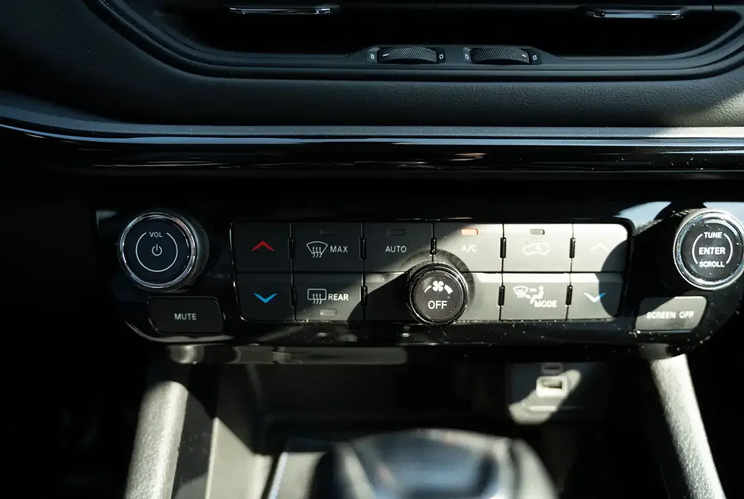 Jeep Compass - Thumbnail 10