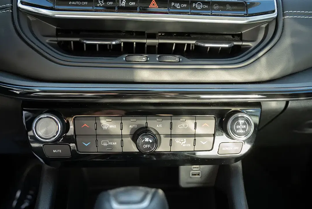 Jeep Compass - Thumbnail 8