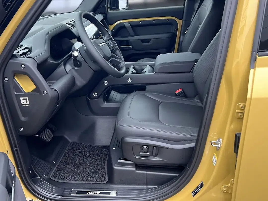 Land Rover Defender - Thumbnail 10