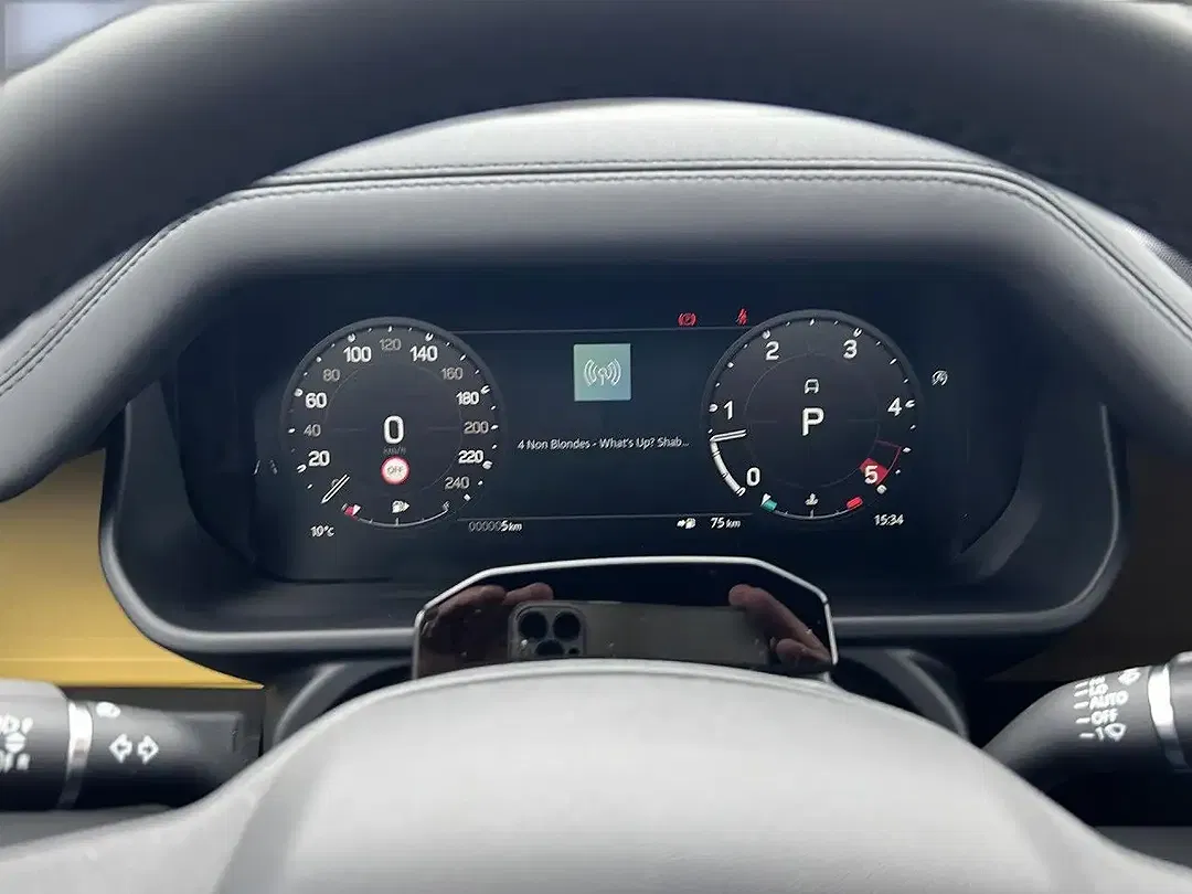 Land Rover Defender - Thumbnail 12