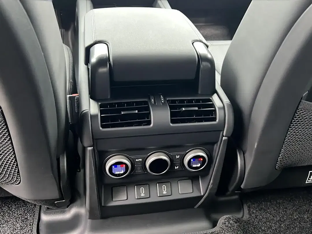 Land Rover Defender - Thumbnail 15