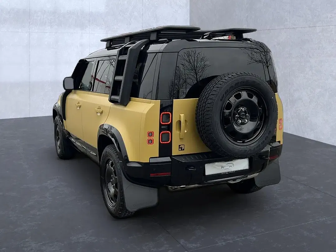 Land Rover Defender - Thumbnail 3