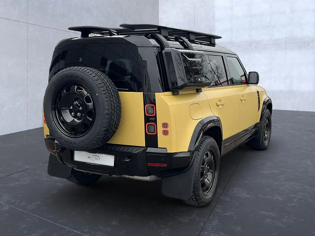 Land Rover Defender - Thumbnail 4