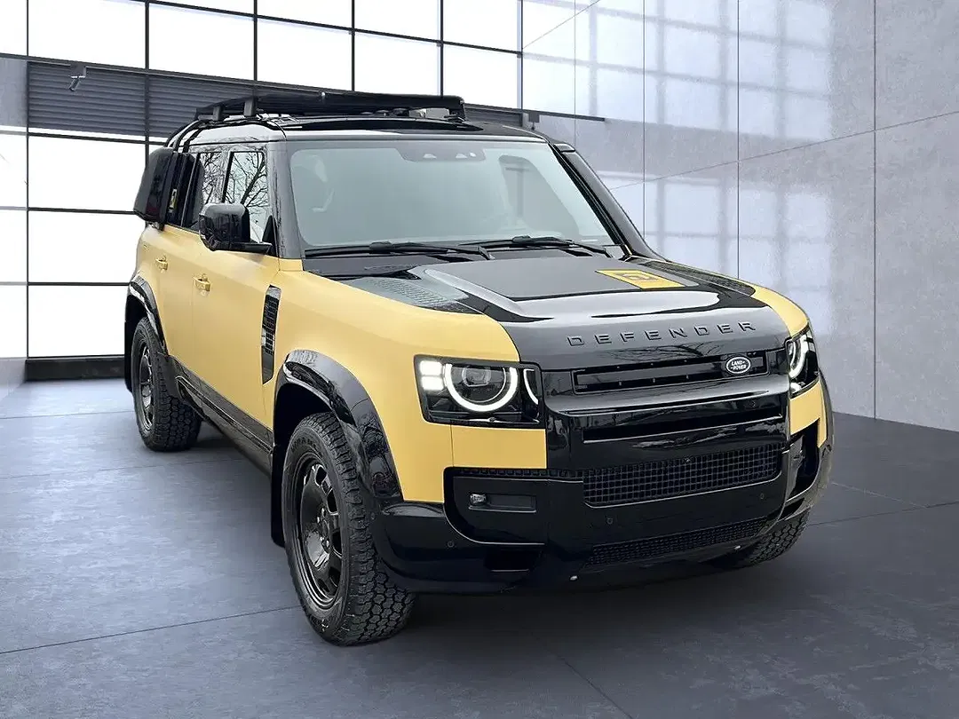 Land Rover Defender - Thumbnail 5