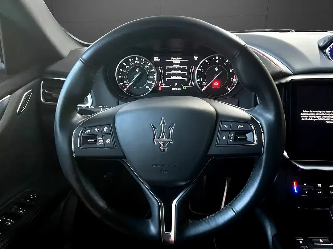 Maserati Ghibli - Thumbnail 10