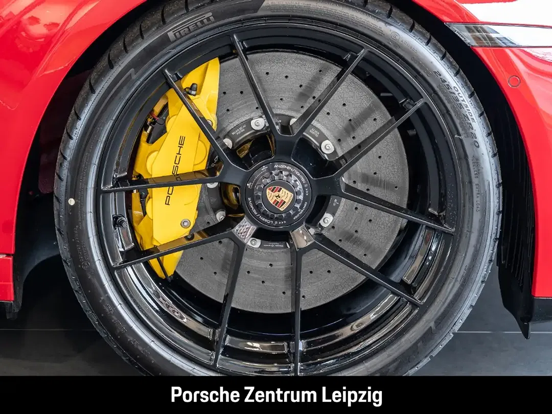 Porsche 992 - Thumbnail 10