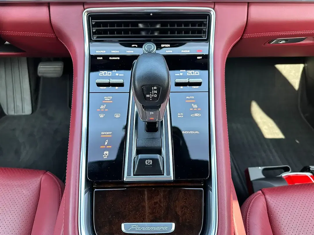Porsche Panamera - Thumbnail 11