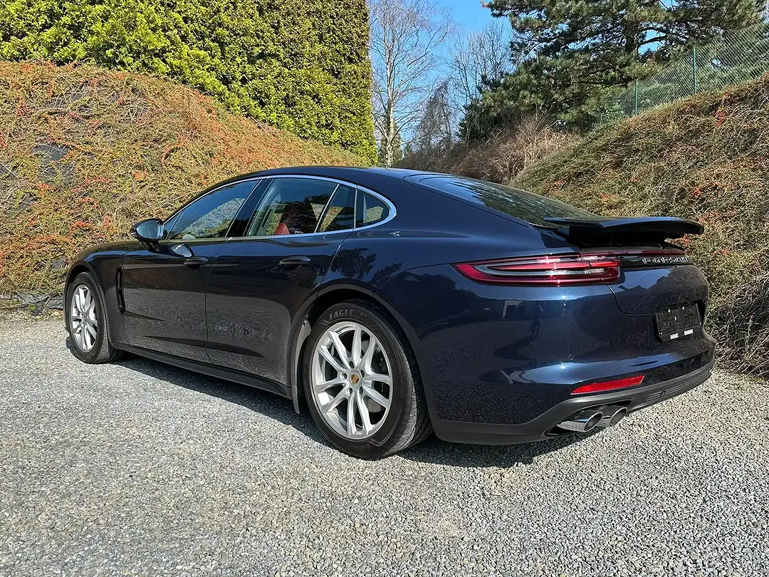 Porsche Panamera - Thumbnail 3