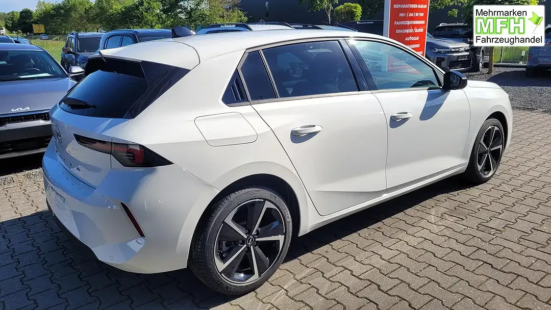 Opel Astra - Thumbnail 4