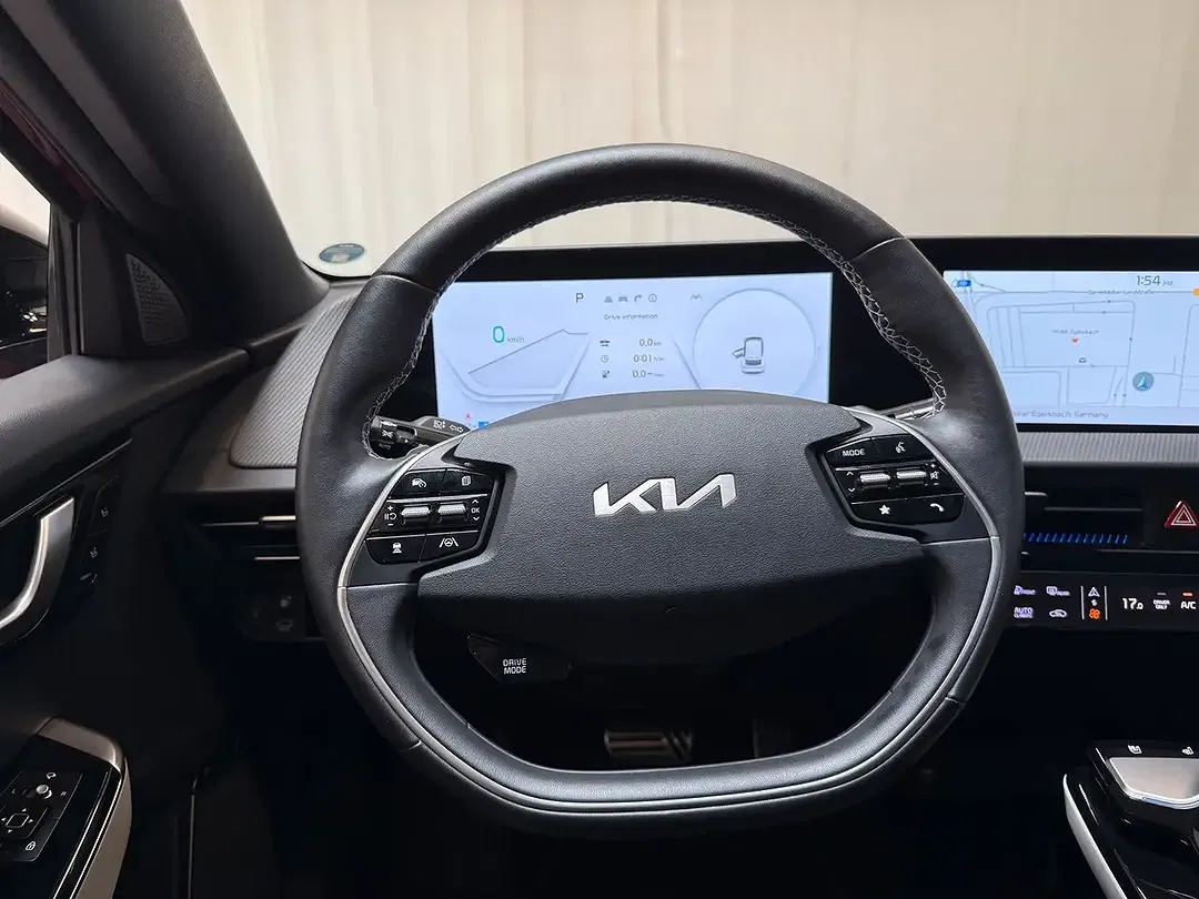 Kia EV6 - Thumbnail 10