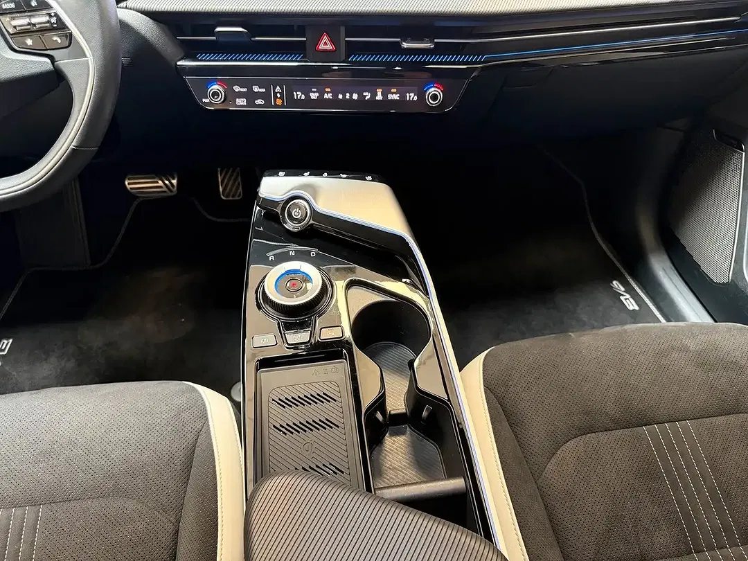 Kia EV6 - Thumbnail 12