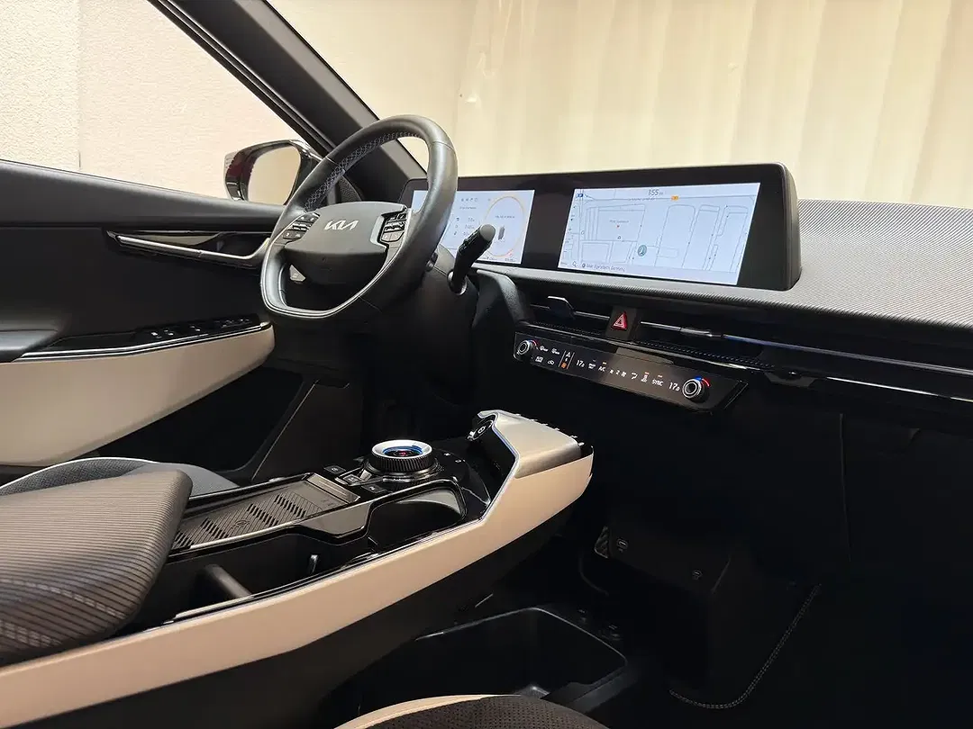 Kia EV6 - Thumbnail 13