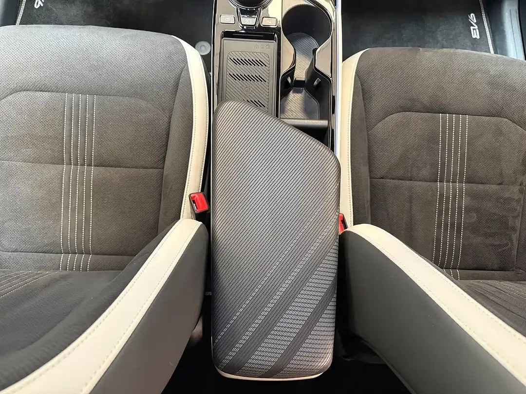 Kia EV6 - Thumbnail 14