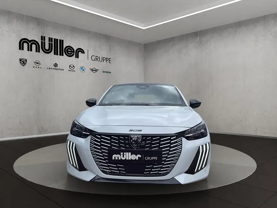 Peugeot 208 - Thumbnail 3