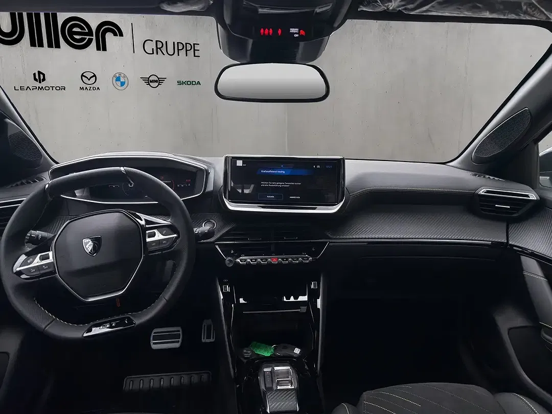 Peugeot 208 - Thumbnail 6